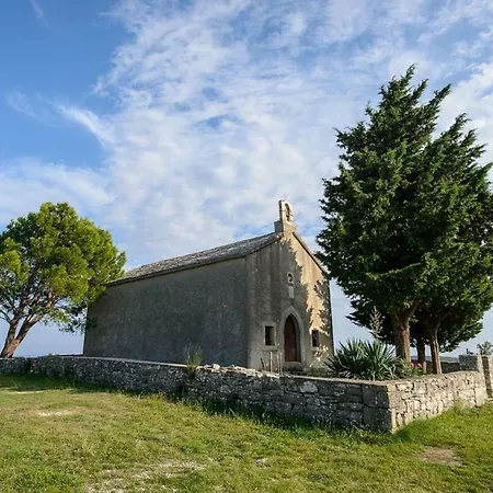 Rural Istrian Katarina On Relaxing Location * Martinski